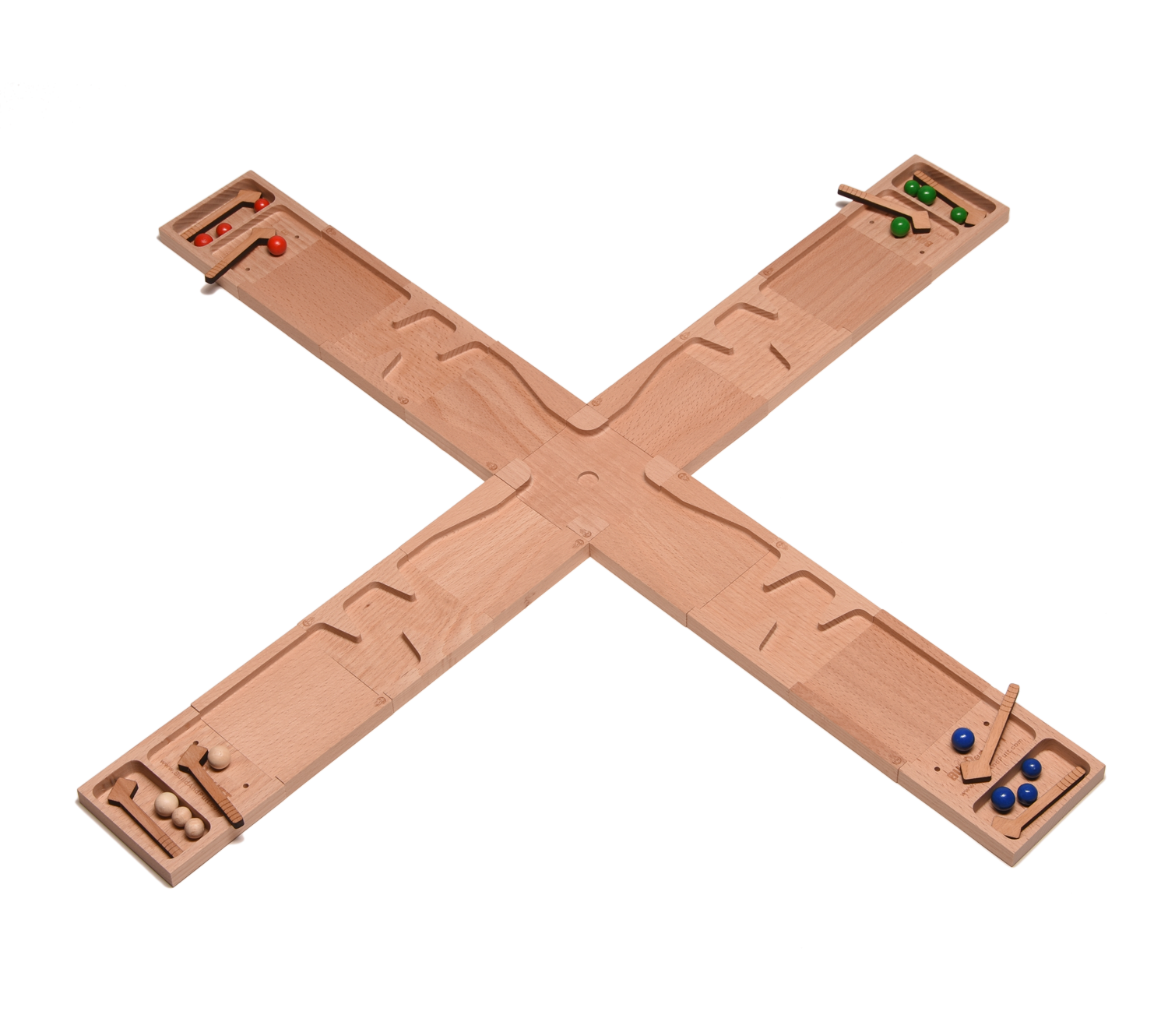 4 Spielbahnen in Kreuzform angeordnet spielen auf das Loch in der Mitte